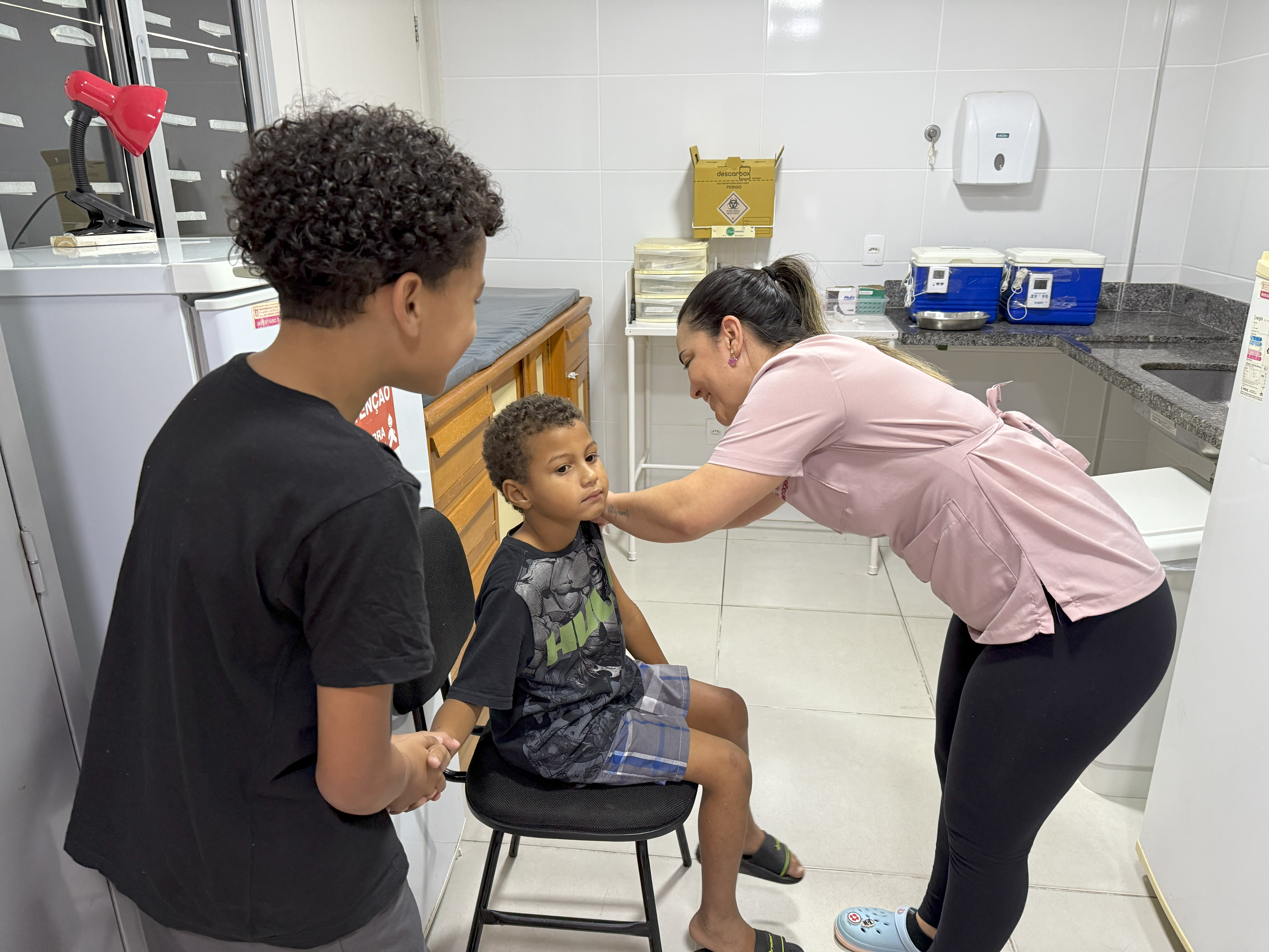Mesmo com doenças controladas, manter altas coberturas vacinais é essencial para evitar surtos e o retorno de enfermidades já eliminadas.
