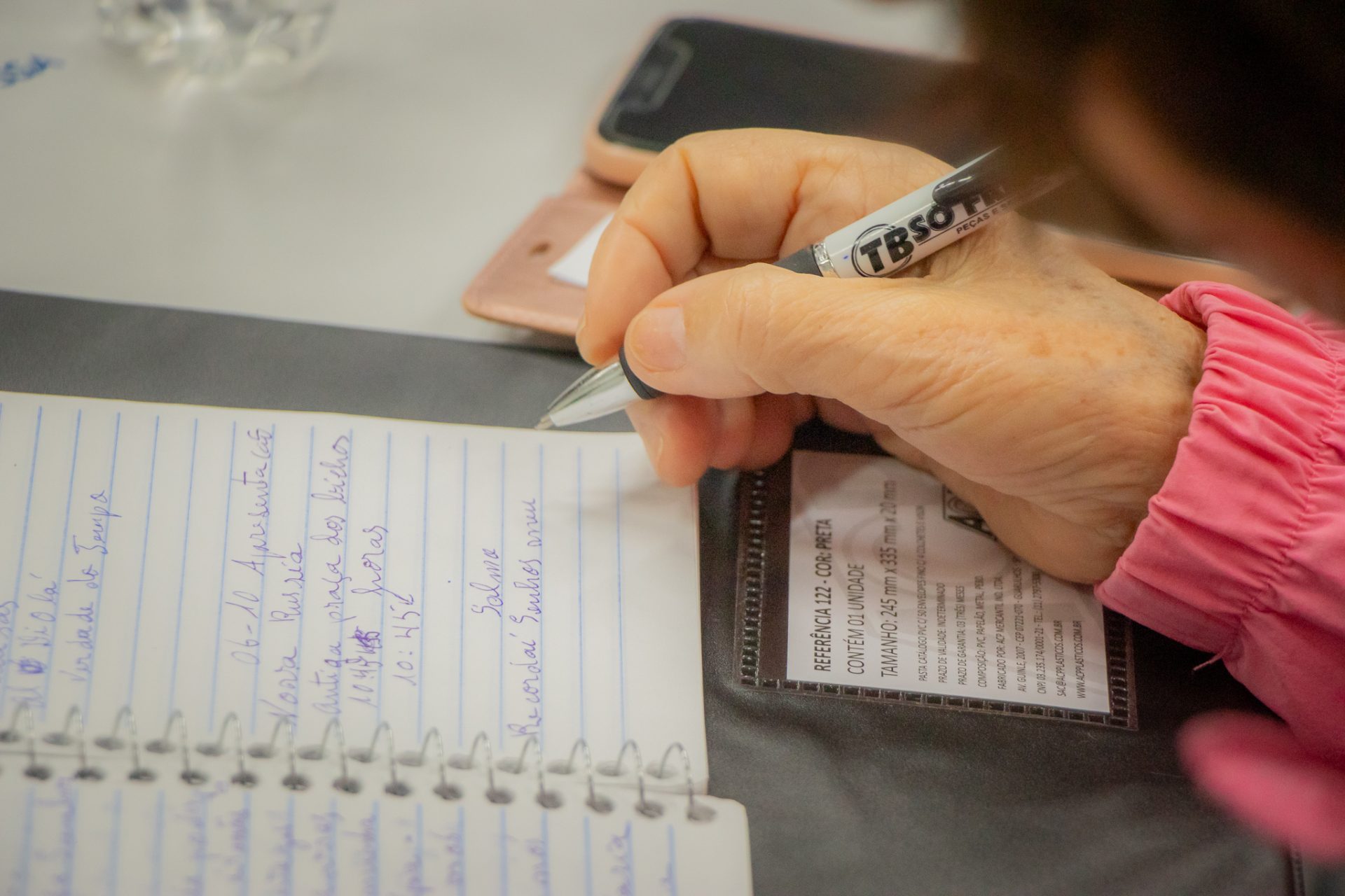 Imagem da notícia: Curso de alfabetização para pessoas idosas está com inscrições abertas em João Neiva