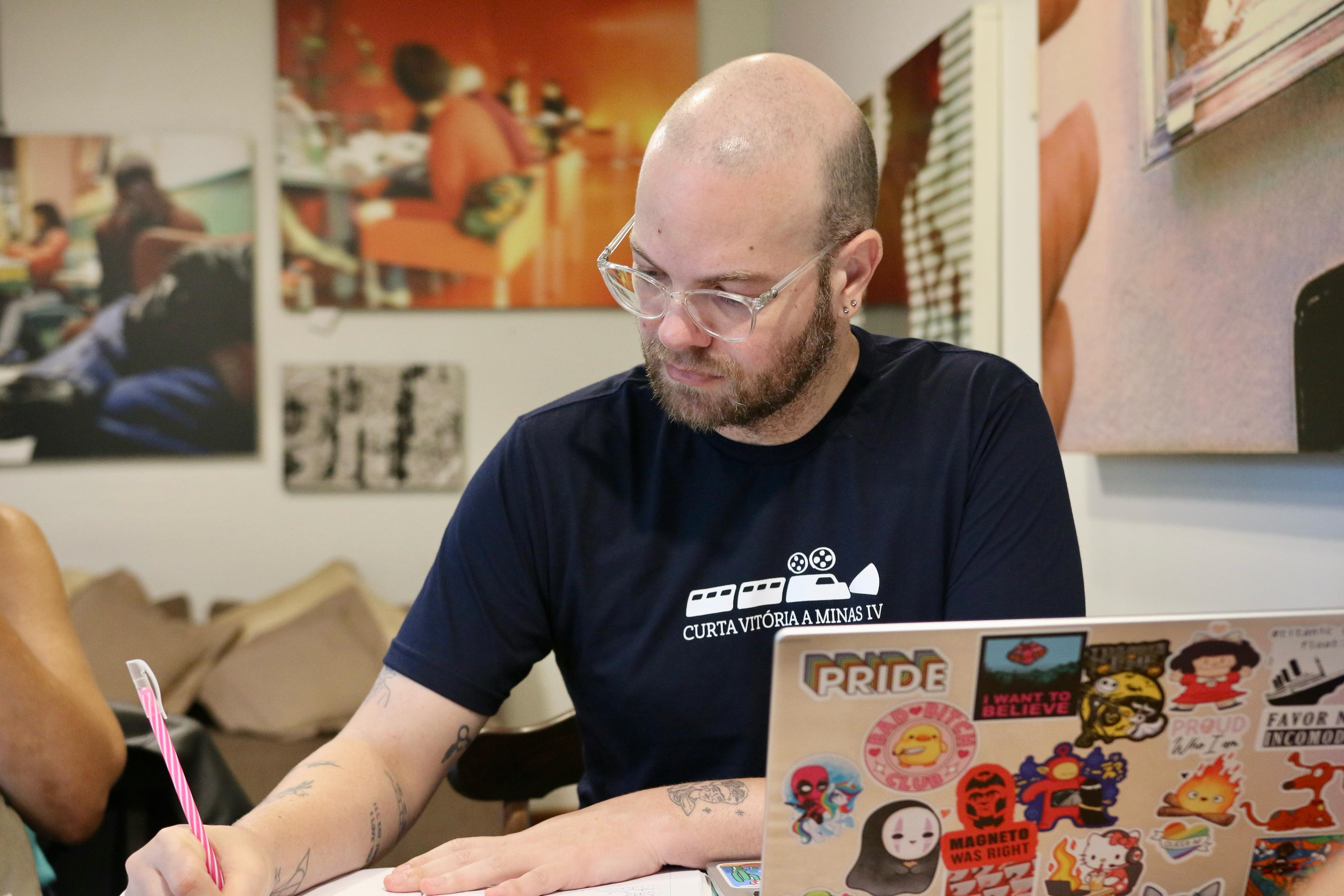 Professor de João Neiva prepara filme sobre infâncias do passado e do presente