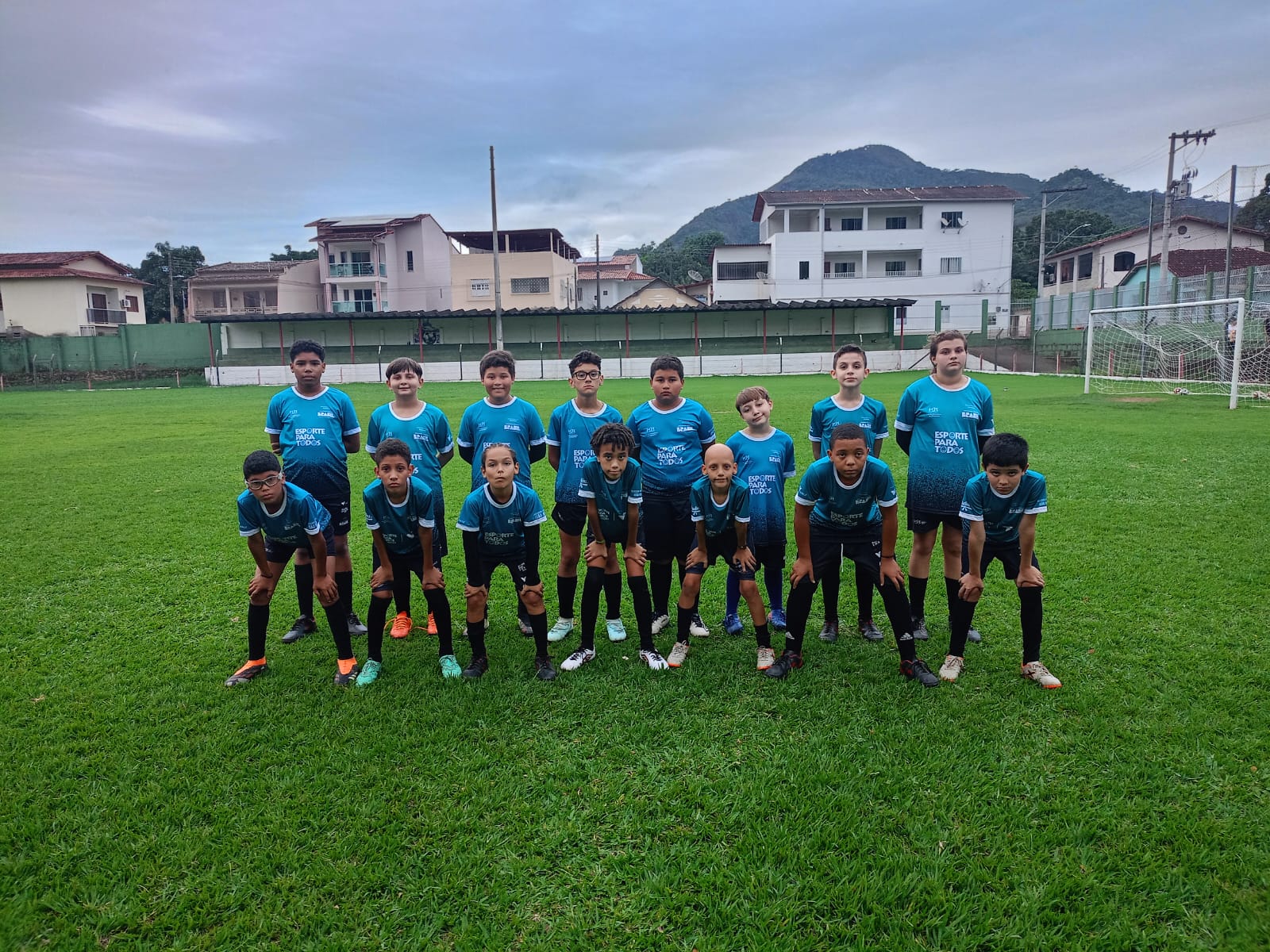 As aulas são destinadas a crianças e adolescente de 7 a 17 anos, de ambos os sexos.