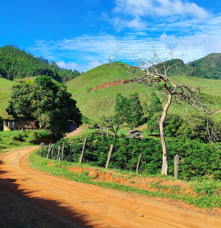 A prova vai passar por trilhas, estradas de terra, propriedades particulares, pinguelas, cachoeiras, subidas técnicas e descidas de tirar o fôlego.