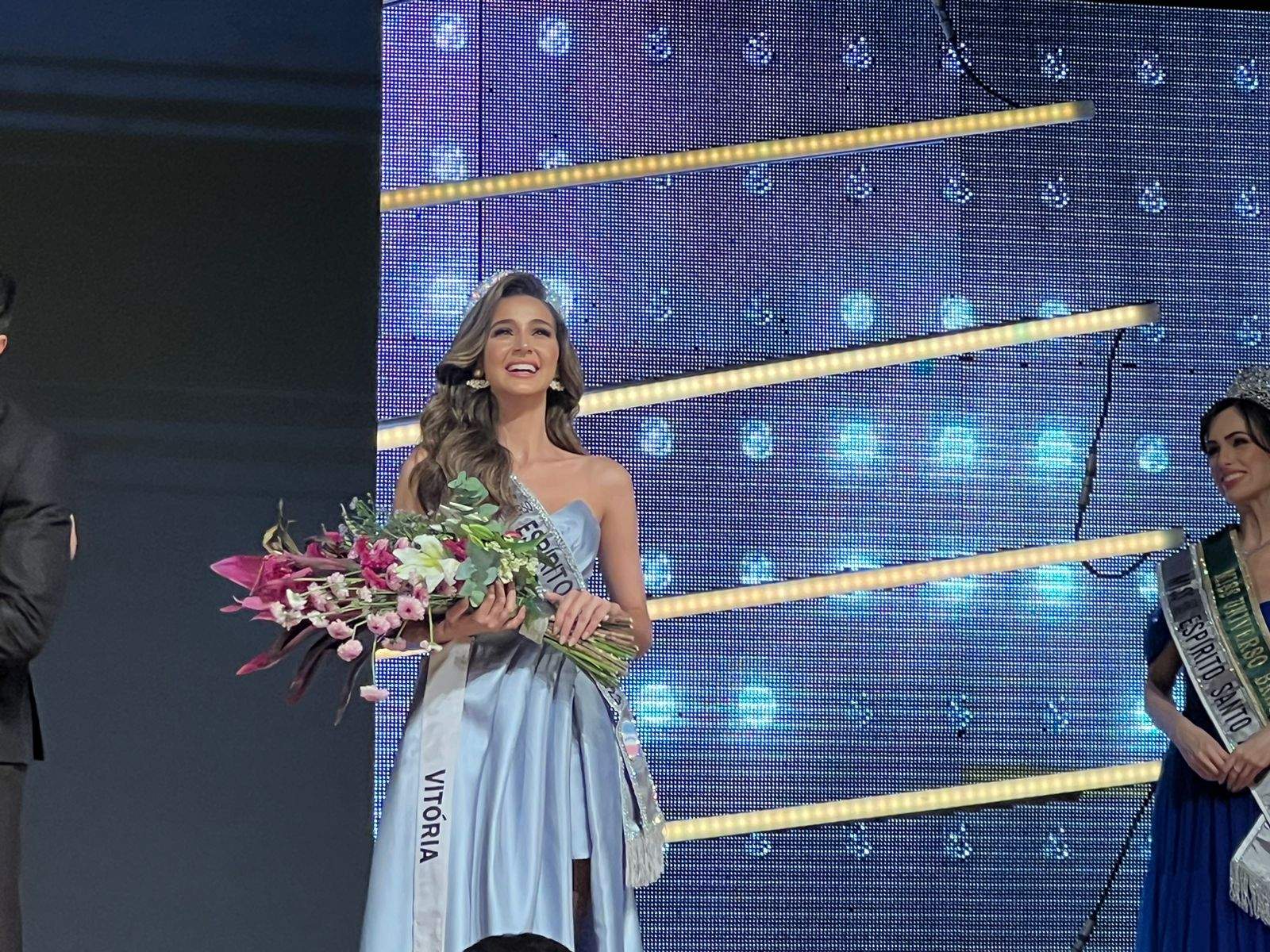 A vencedora participará do concurso “Miss Universo Espírito Santo 2025”.