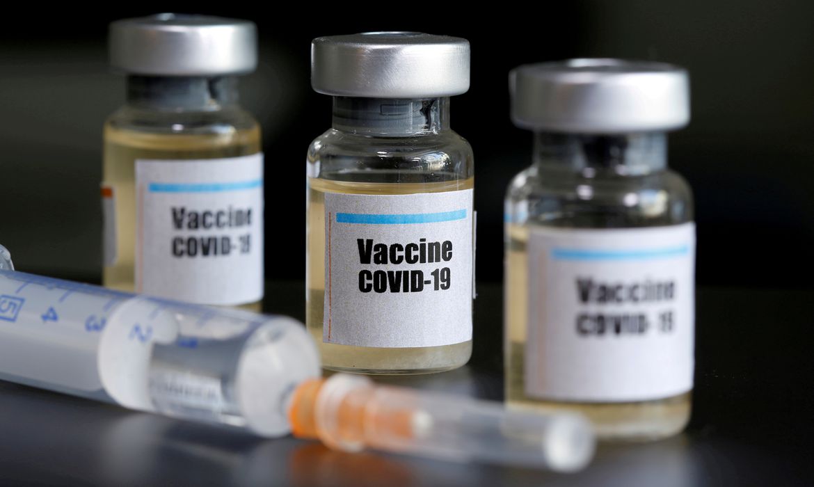 Vacina bivalente contra a Covid-19 começa a ser aplicada para pessoas a partir de 18 anos