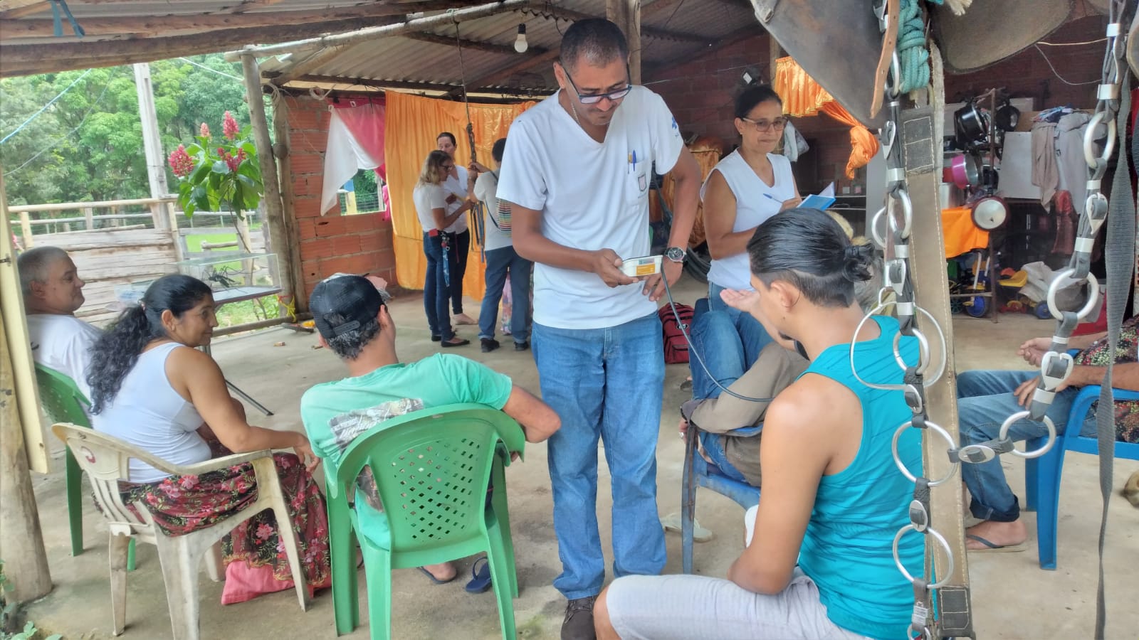 A formação envolveu interação direta com a população atendida pelo SUS