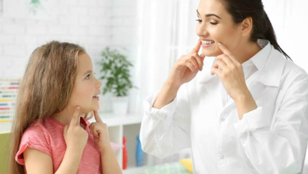 Uma das contratações é para fonoaudiólogo