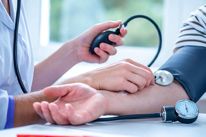 Aferir com frequência a pressão é uma das formas de se prevenir a doença