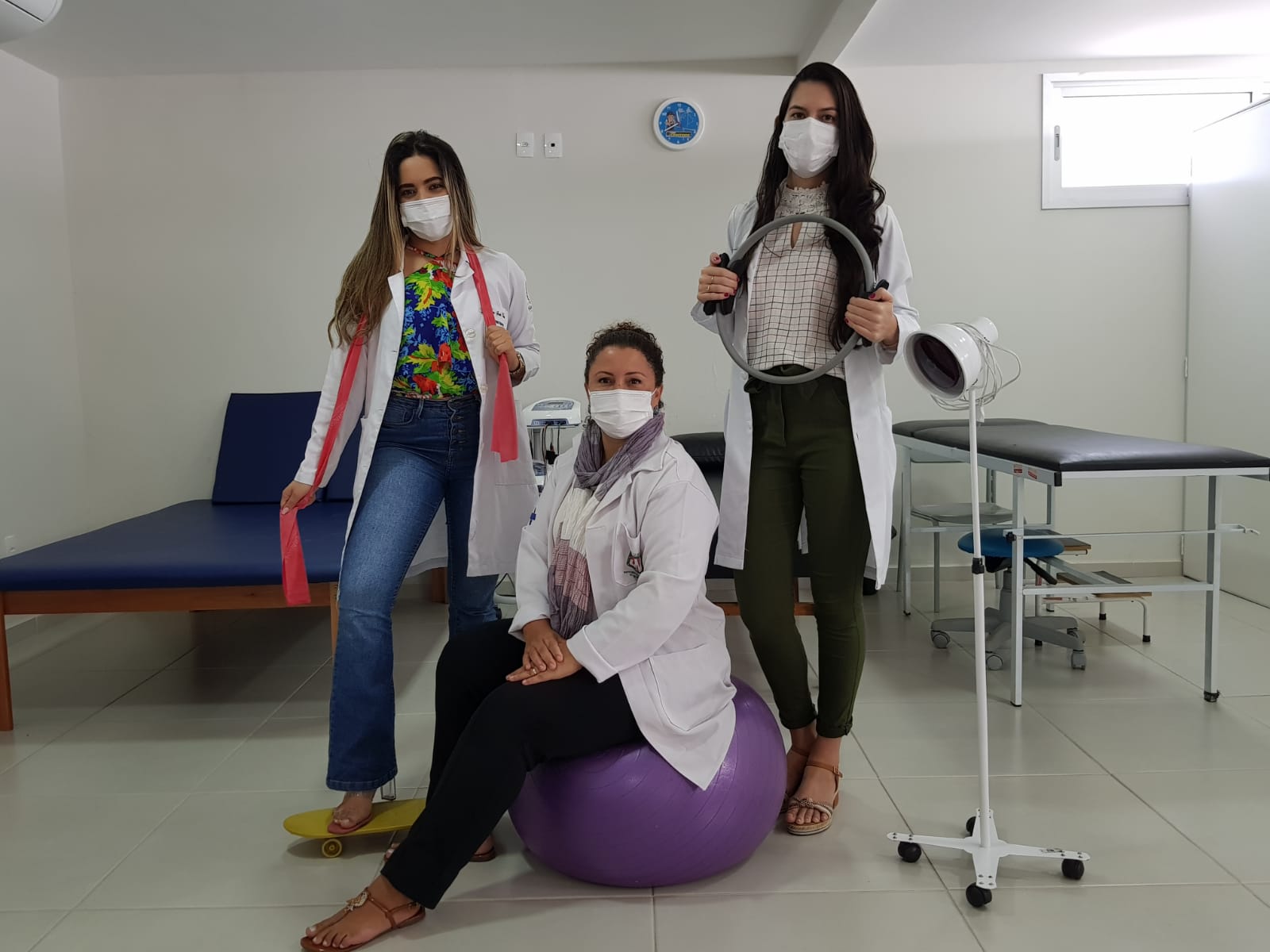 Nosso time de fisioterapeutas (esquerda para a direita): Sarah Nascimento, Bárbara Marinho Carrareto e Gisely Bobbio Neves.