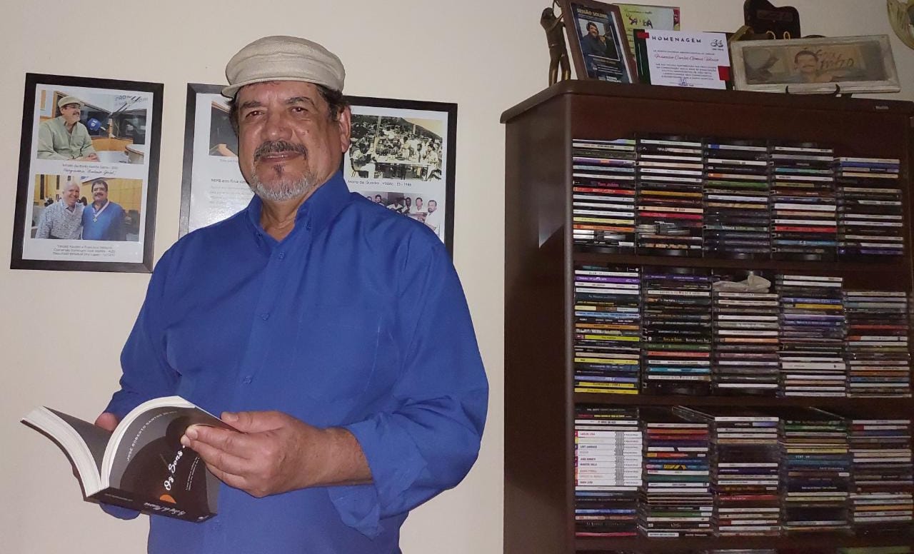 Francisco é jornalista, radialista, compositor, publicitário e pesquisador da música popular brasileira. 