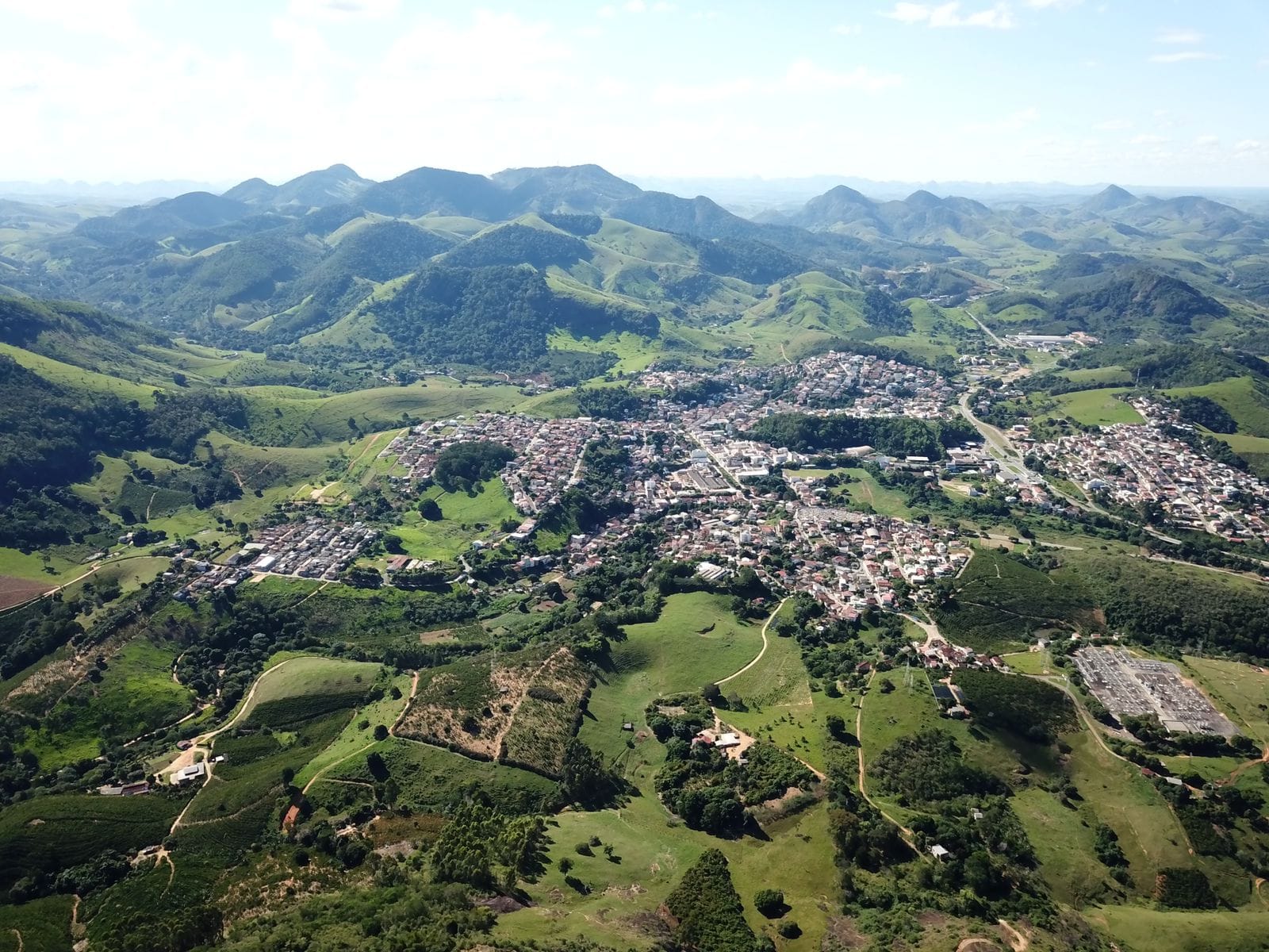 Imagem aérea da sede de João Neiva.